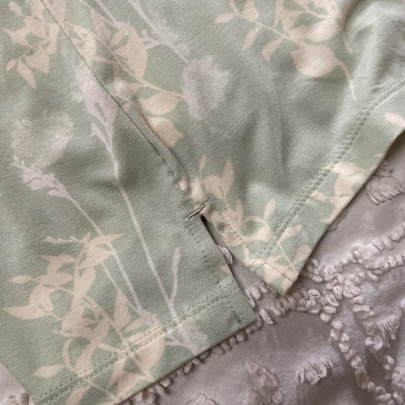 Chico’s Touch of Cool polished tank basic knit. - Picture 7 of 9